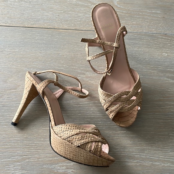 Stuart Weitzman Shoes - Stuart Weitzman sandals, size 39.5